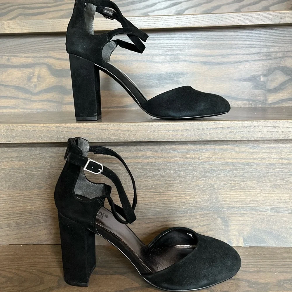 Bleecker & Bond LORA Suede Heels Size 7.5